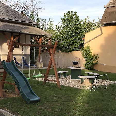 Tisza-Kert Apartmanok Tiszafüred Extérieur photo