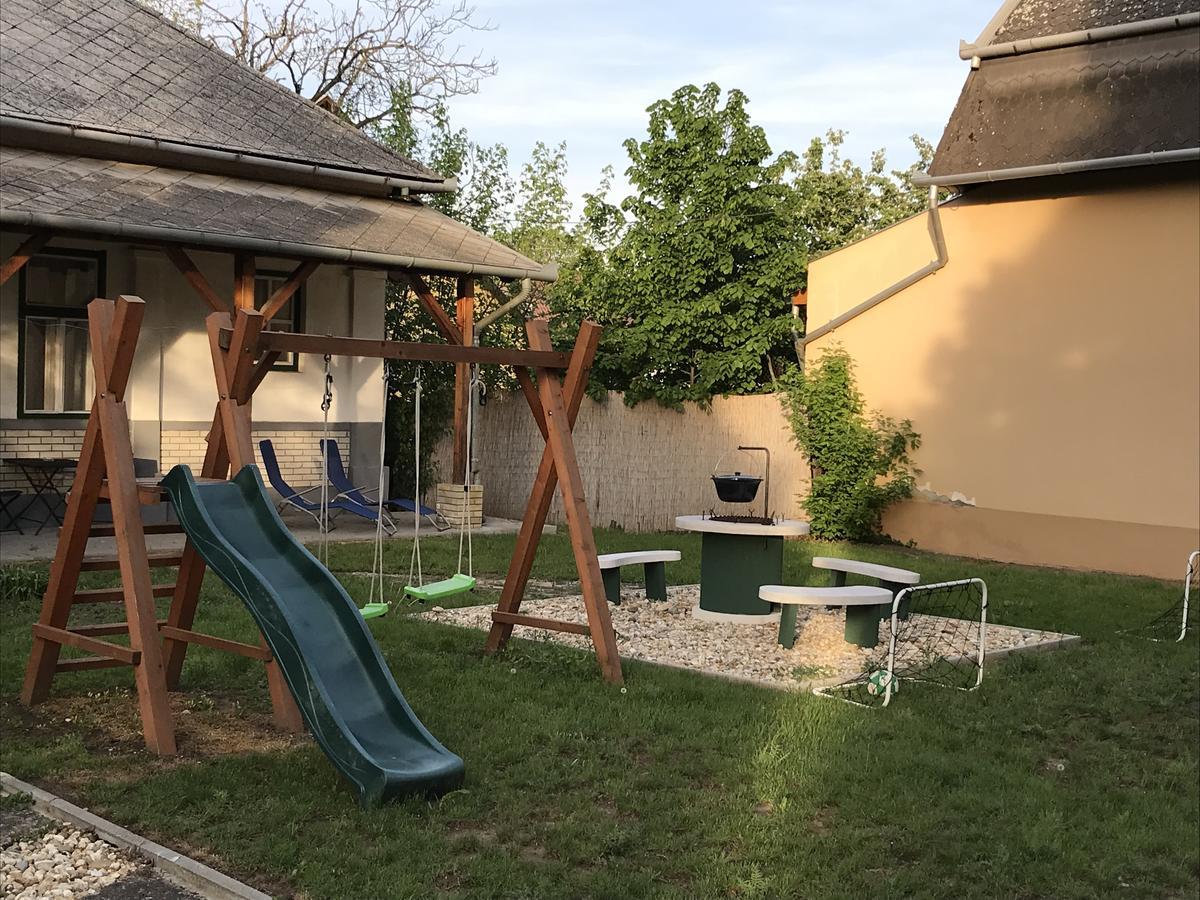 Tisza-Kert Apartmanok Tiszafüred Extérieur photo